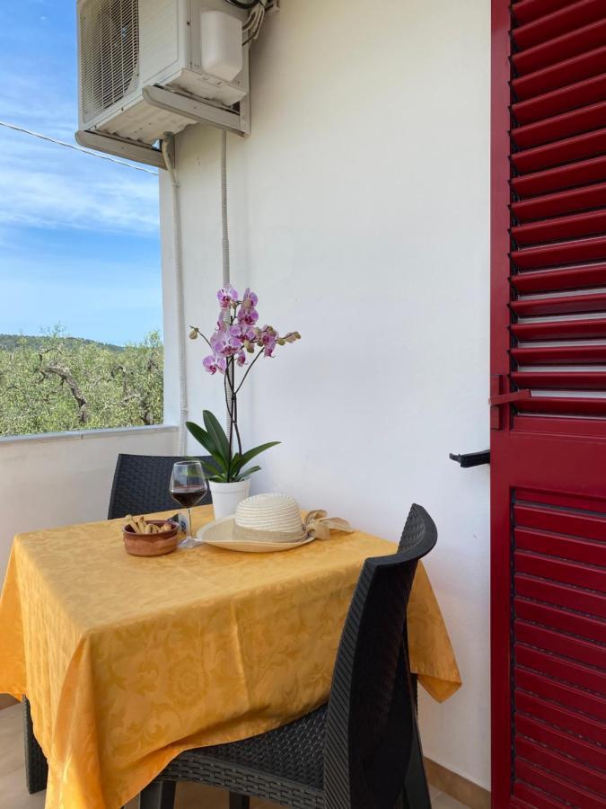 Agriturismo Azzarone Весте Екстериор снимка